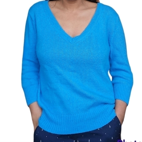 L'Agence 100% pur amour V-Neck Sweater - Picture 1 of 4